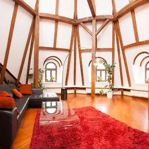 luxury-loft.praguehotelsweb.com/